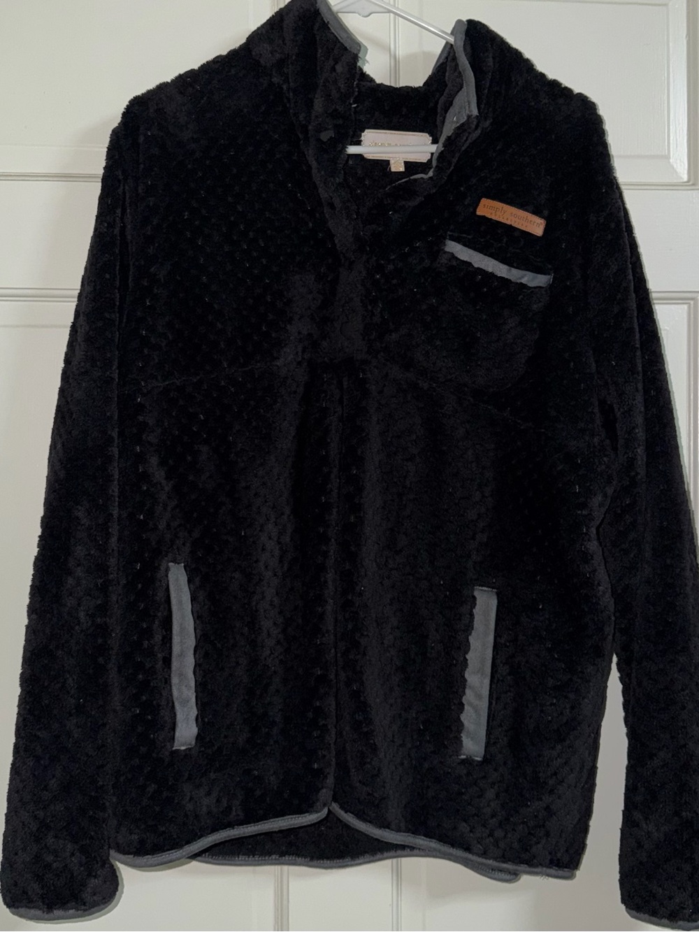 Simply Southern Black Plush womens Pullover  with Gray Trim xxl